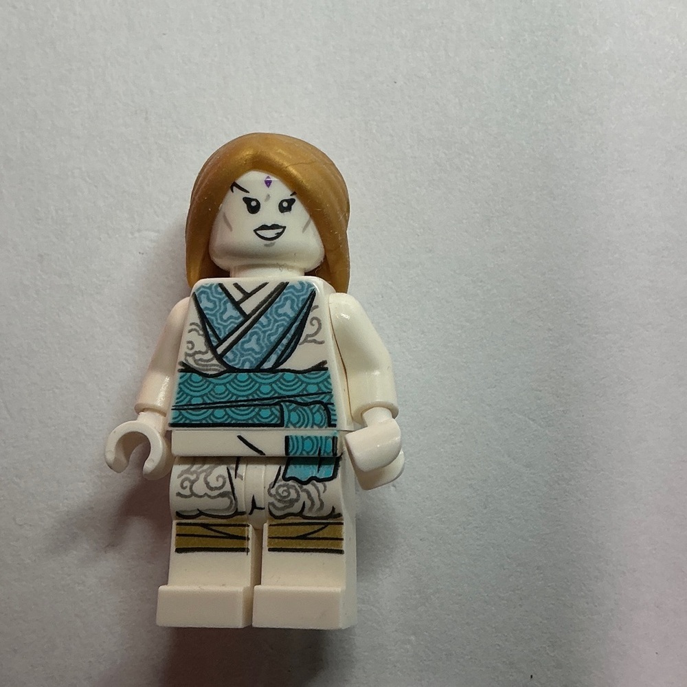 LEGO Ninjago Minifigure Princess Vania